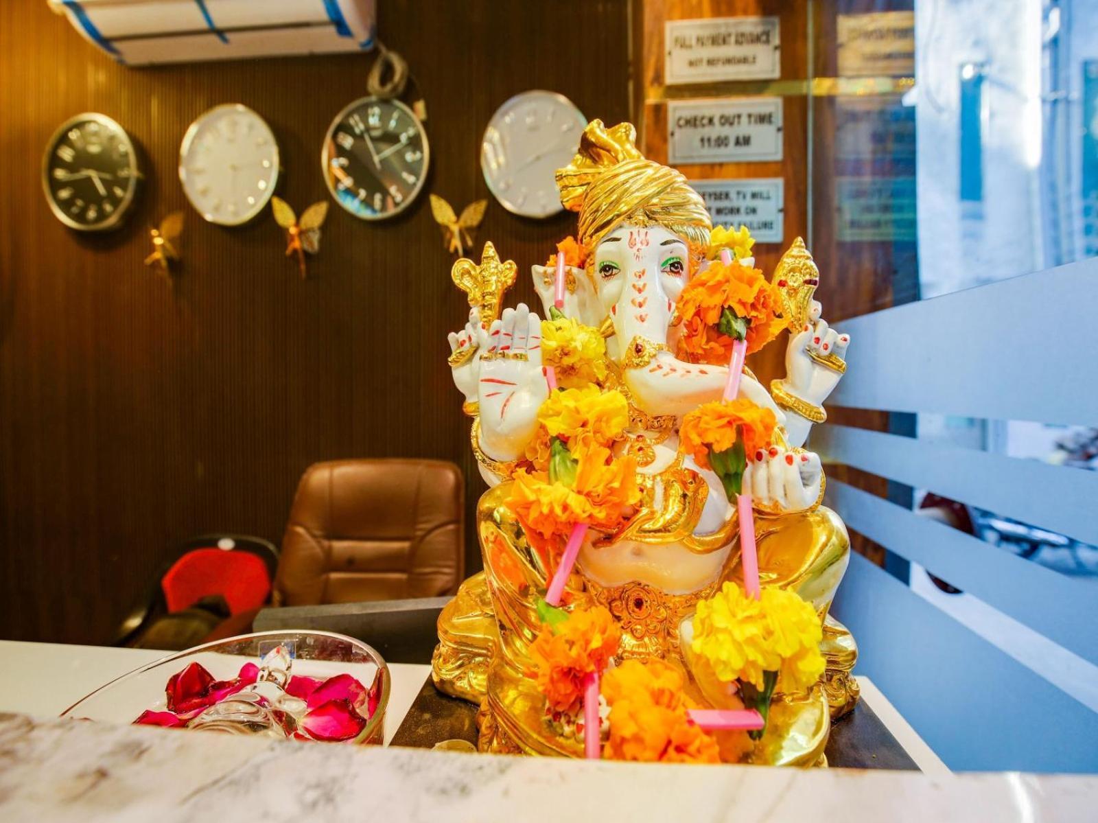 Hotel Holiday First 300 Meter From Golden Temple Amritsar Zewnętrze zdjęcie