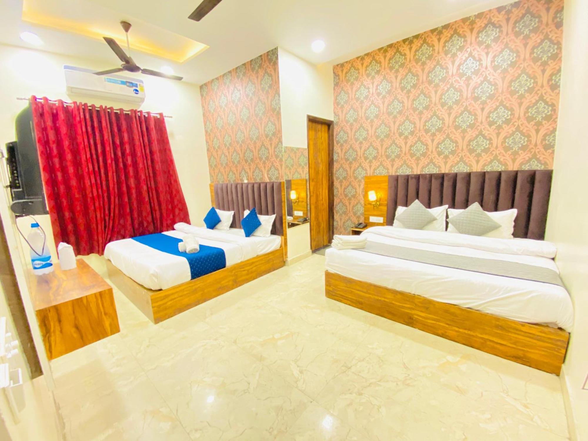 Hotel Holiday First 300 Meter From Golden Temple Amritsar Zewnętrze zdjęcie