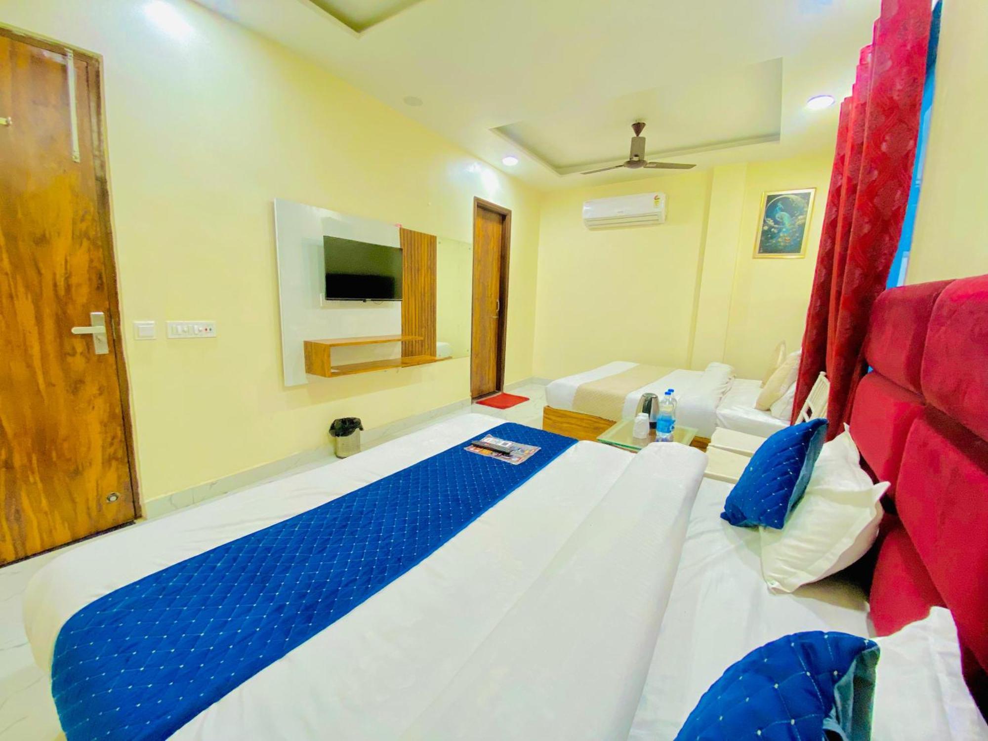 Hotel Holiday First 300 Meter From Golden Temple Amritsar Zewnętrze zdjęcie
