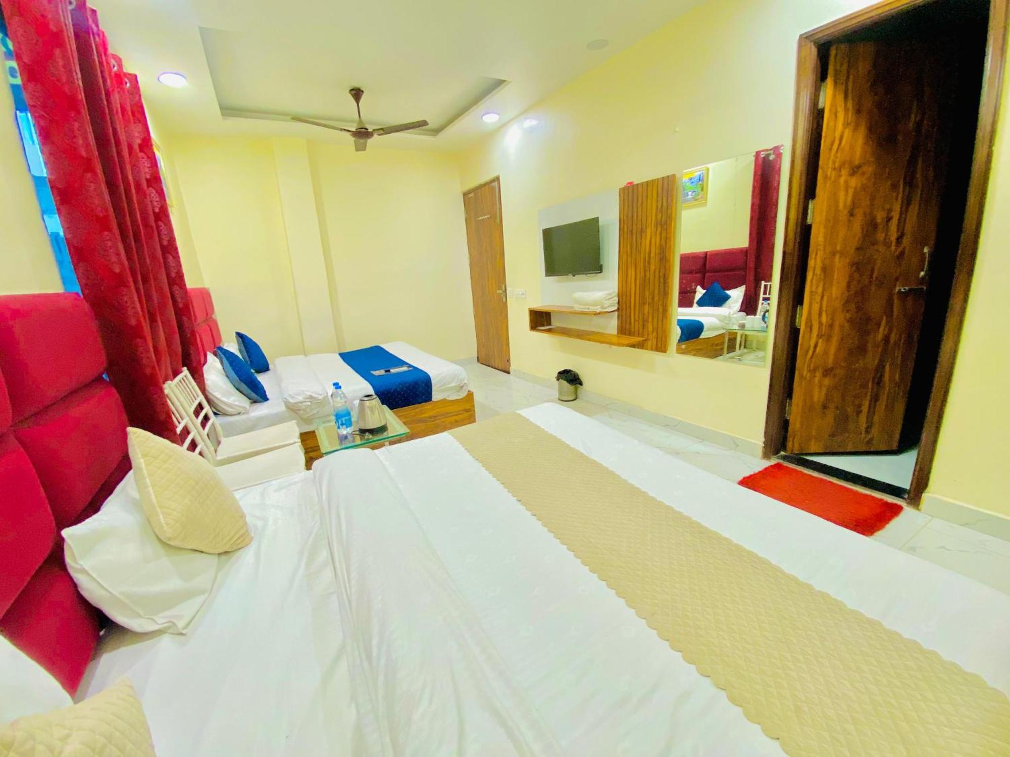 Hotel Holiday First 300 Meter From Golden Temple Amritsar Zewnętrze zdjęcie