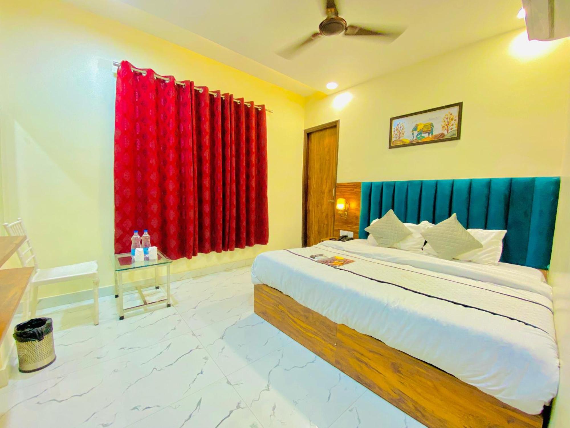 Hotel Holiday First 300 Meter From Golden Temple Amritsar Zewnętrze zdjęcie
