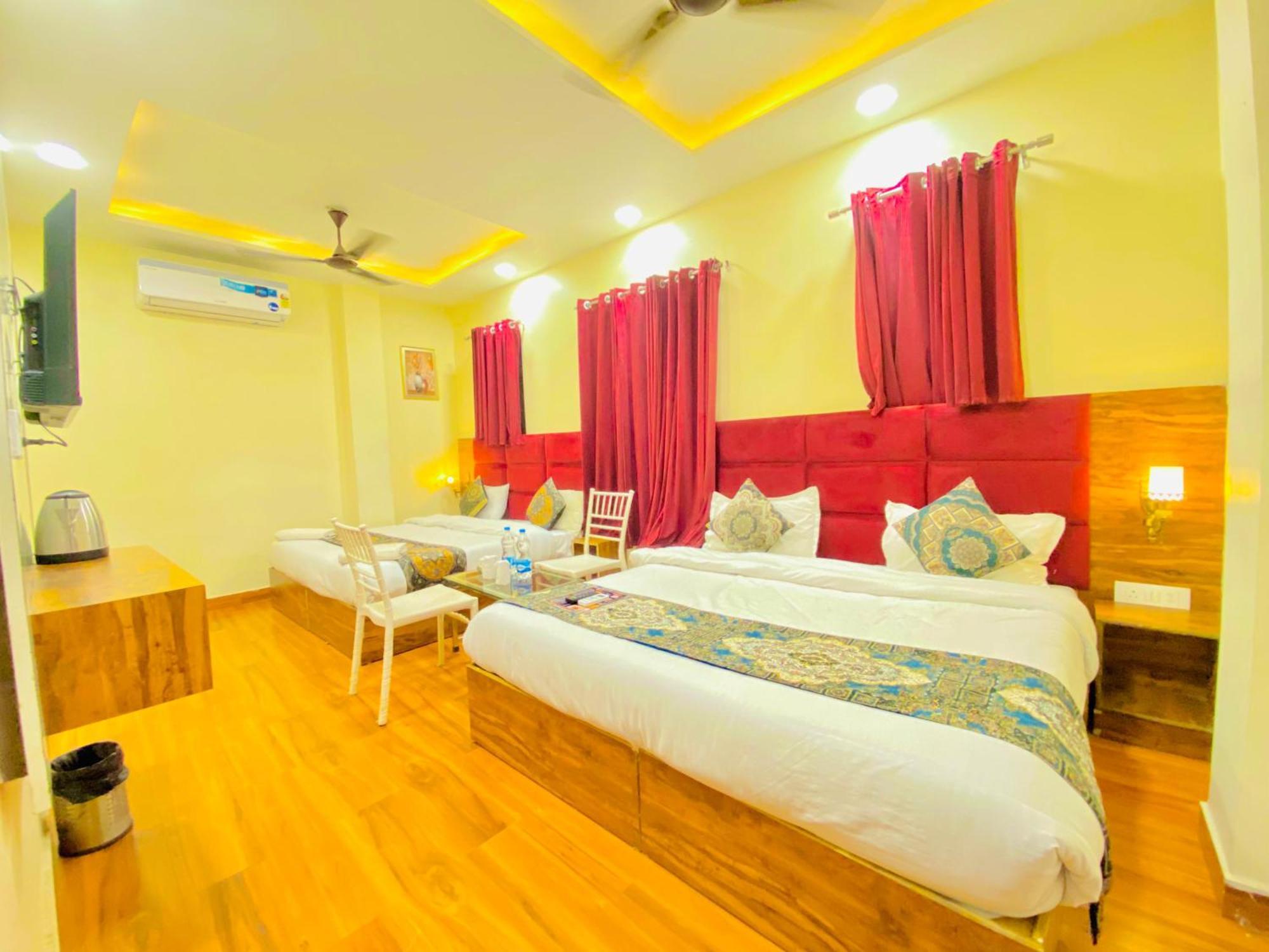 Hotel Holiday First 300 Meter From Golden Temple Amritsar Zewnętrze zdjęcie