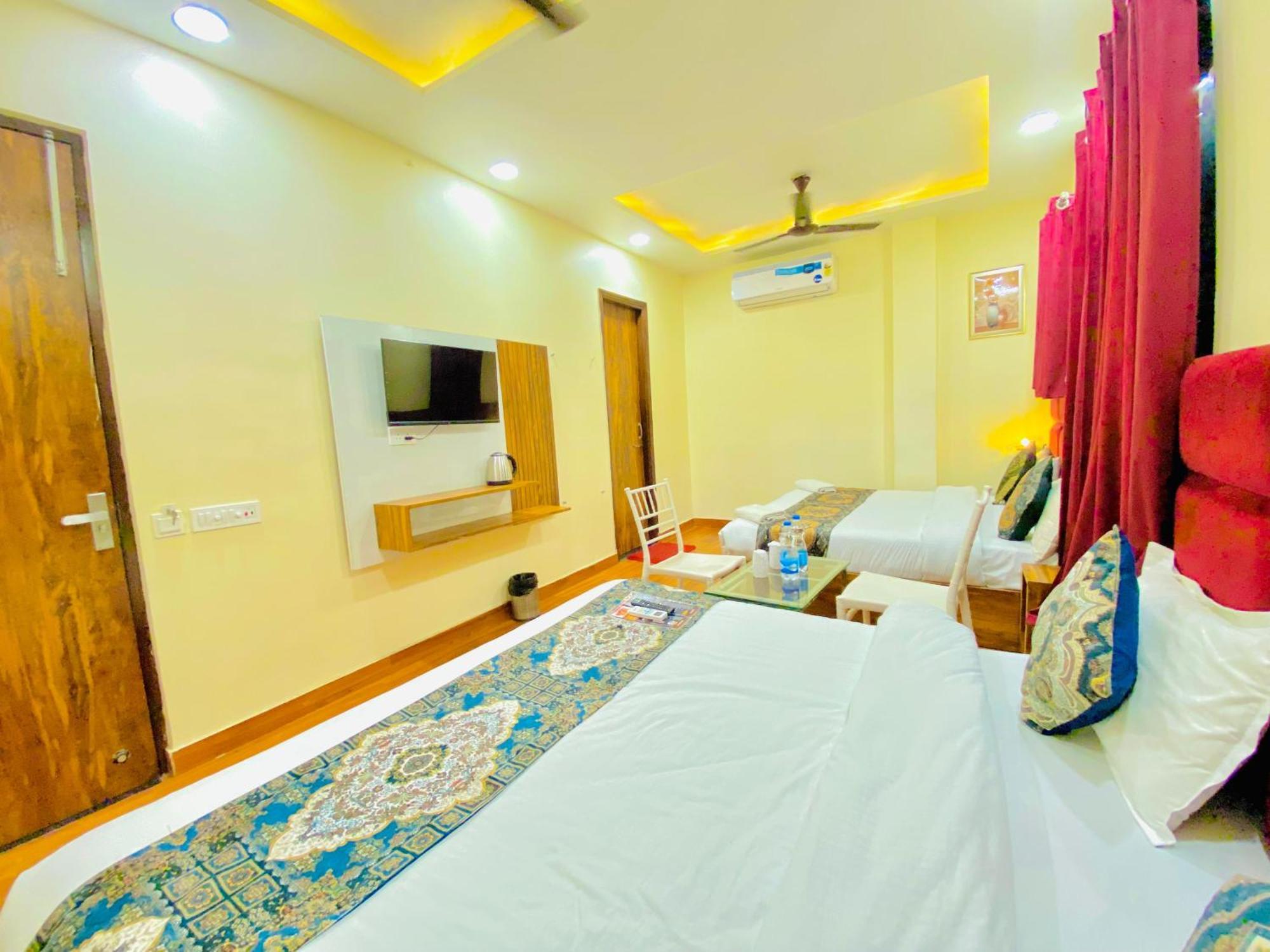 Hotel Holiday First 300 Meter From Golden Temple Amritsar Zewnętrze zdjęcie